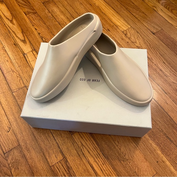 ✨FEAR OF GOD | The California Slide, Almond, LIKE NEW ✨ - Picture 2 of 11